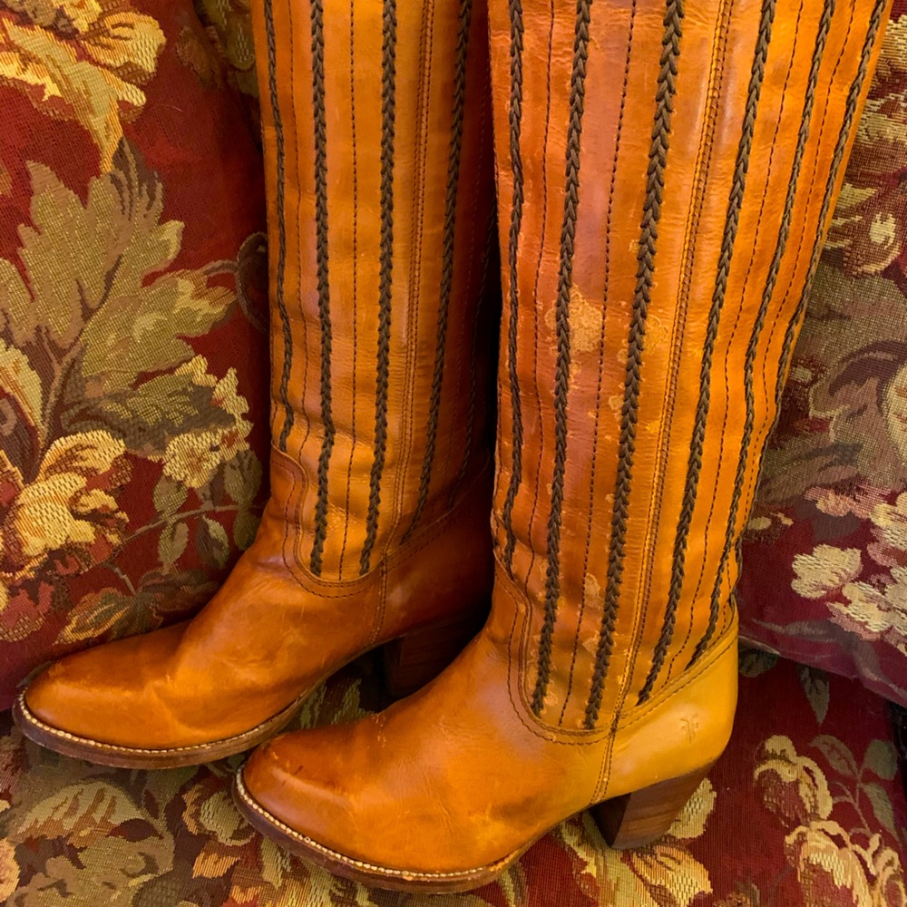 Distressed Vintage Frye Tall Boot Women’s size 9